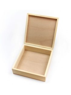 Négyzet alakú fadoboz