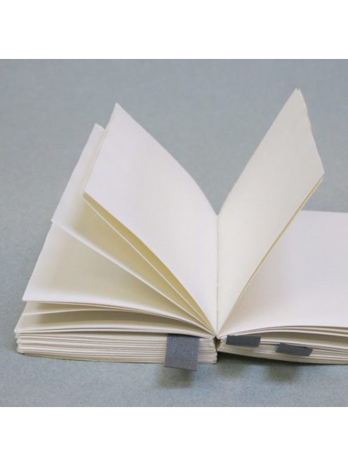 Kézi Khadi papírok tömb 12x17cm 100g sima