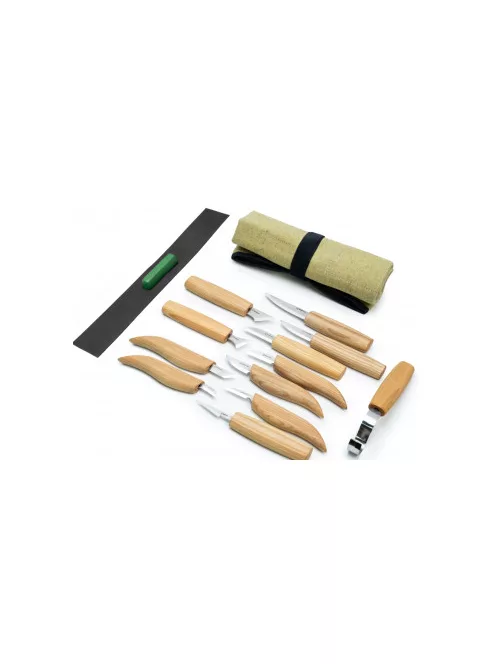 BeaverCraft 12-piece wood carving set in a rolling case