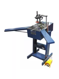 Pneumatic moulding stapler for framing